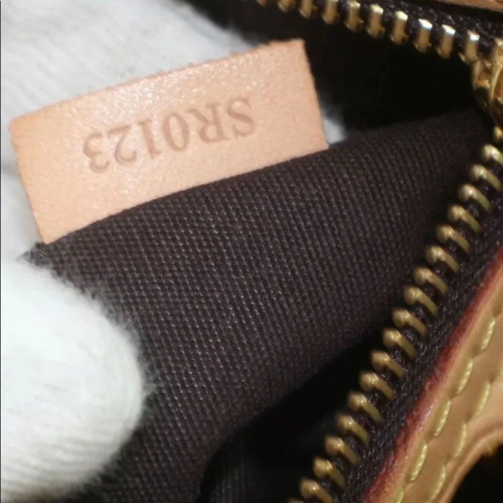 LOUIS VUITTON Brea GM Shoulder Bag - Picture 9 of 11